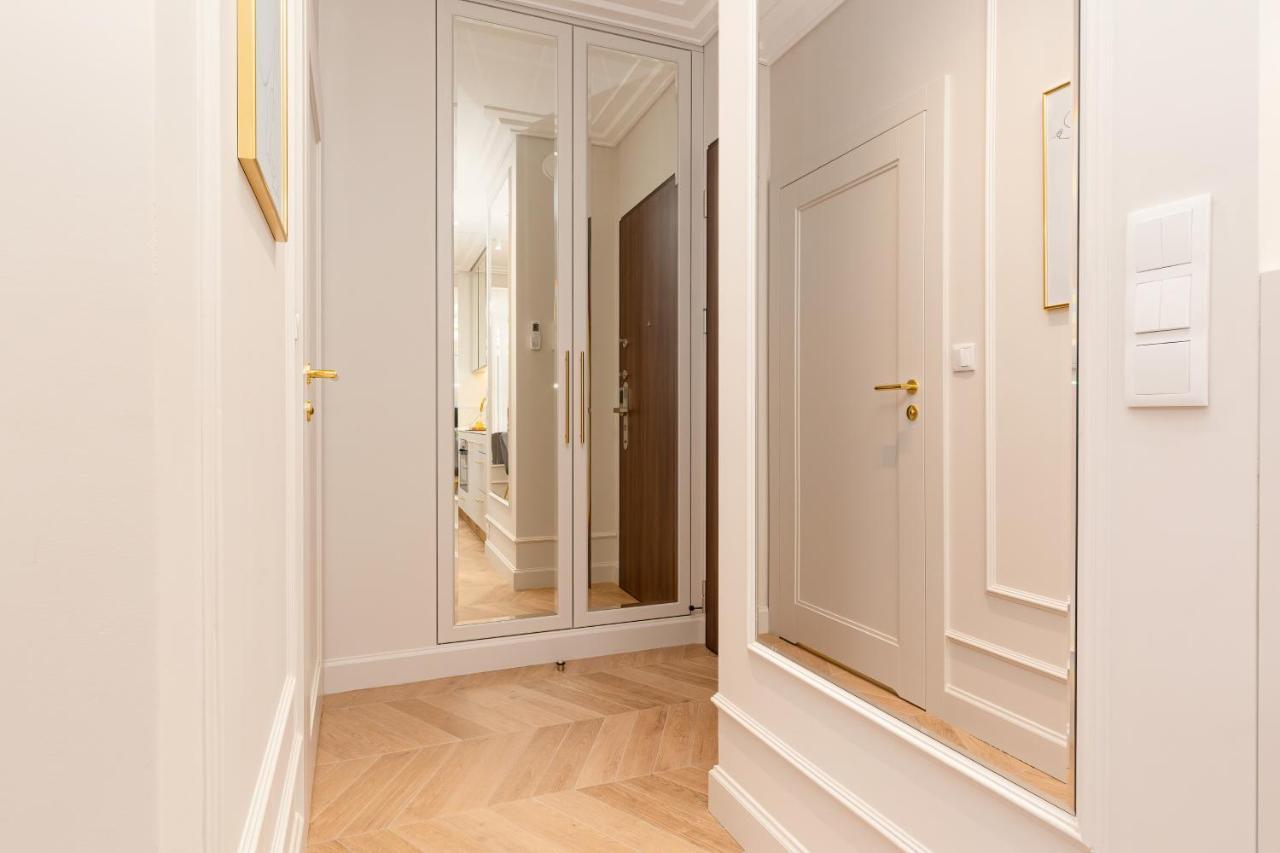 Mennica Residence Central Apartment By Renters Prestige Warszawa Eksteriør billede