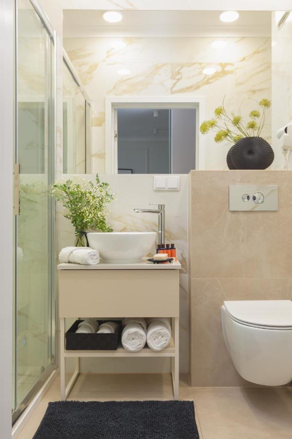 Mennica Residence Central Apartment By Renters Prestige Warszawa Eksteriør billede